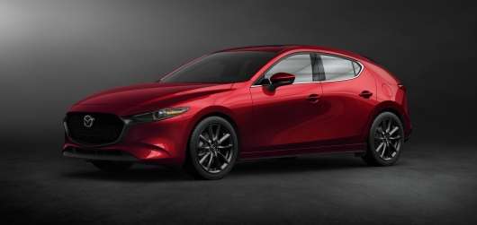 Mazda показала нову «Трійку», і вона виглядає дуже круто!