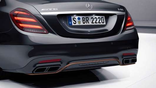 Mercedes-AMG представить в Женеві останній S-Class з двигуном V12
