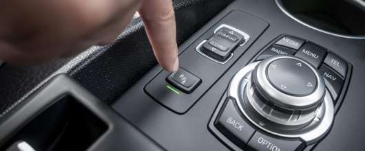 Краще не торкатися до чотирьох кнопок в автомобілі. Якщо ви не будете обережні, ці кнопки можуть становити небезпеку