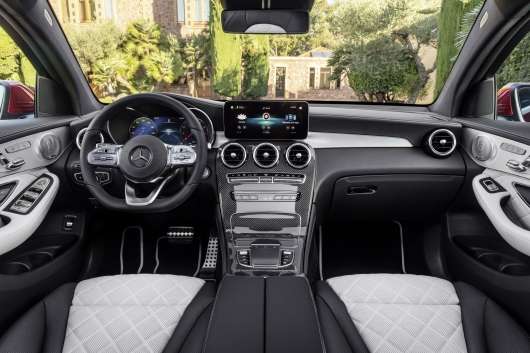 Мерседес оновив купе-кросовер GLC Coupe: нові технології