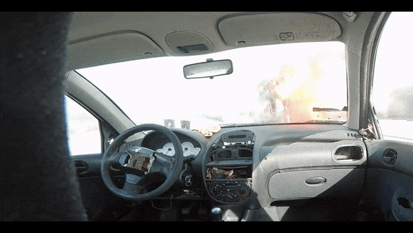 Відео: Що буде з автомобілем, якщо його помити під тиском в 3,000 атмосфер?