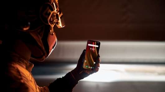 Ось що потрібно знати про смартфоні OnePlus 6T McLaren Edition