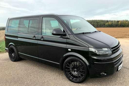 Цей мікроавтобус Volkswagen розганяється 285 км/год!