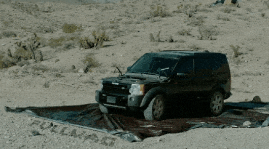 Ось що буде з позашляховиком Land Rover Discovery, якщо в нього вистрілити з танка
