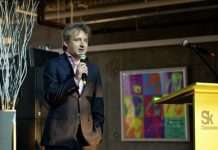 Начальство відібрало у директора Lotus ноутбук і мобільний телефон