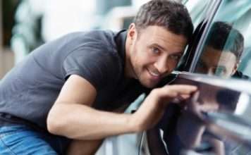 Як перевірити, чи старий автомобіль безаварійним?