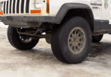 Наочно: як різні типи автомобільних приводів ведуть себе на слизькій поверхні