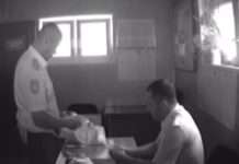 Секретне відео СК: таємна кімната з хабарниками з ГИБДД