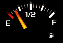Ось чому датчик палива у всіх автомобілях бреше