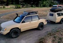 Старий subaru forester перетворили в пікап з причепом і продають за 255 000 руб