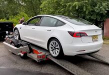 Відмова від ремонту в сервісному центрі tesla допоміг власнику електрокара model 3 заощадити 15 300 доларів