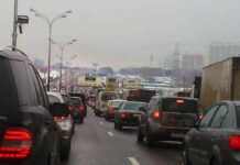 Росіяни в 10 разів довше стоять в пробках і в 2 рази частіше гинуть в дтп