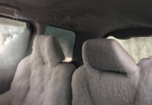 Відео: як виглядає поблизу один із замерзлих автомобілів у владивостоці