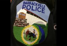 Шериф Крихітного Містечка Засумнівався В Твоїй Моральності Через Миготливих Фар І Отримав За Це По Морді