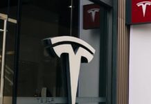 Tesla в Китаї знизила довгострокову ціну Моделі 3 на 1400 доларів менше ніж через місяць після запуску