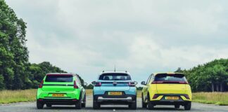 Il Regno Unito introdurrà la tassa sul pagamento per miglio per veicoli elettrici e ibridi nel 2028