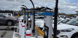 Vzrůstající vandalismus nabíječek elektrických vozidel v Austrálii, protože ceny mědi rostou
