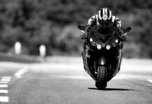 Kawasaki Challenge pro Suzuki Hayabusa: Jak ZX-14R svrhl krále