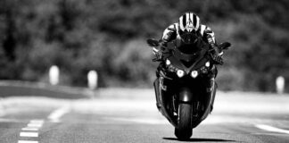 El desafío de Kawasaki a la Suzuki Hayabusa: cómo la ZX-14R se robó la corona