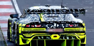 Mercedes-AMG představuje radikální nové pásové auto: Zadní okno není potřeba