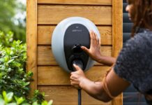 Полное руководство по домашней зарядке электромобилей: затраты, установка и экономия