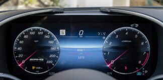 Mercedes-Benz wzywa do serwisu 144 000 pojazdów z powodu krytycznego błędu cyfrowego zestawu wskaźników