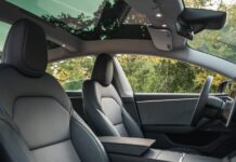 Новий спосіб Tesla захистити дах від нагрівання