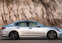 The Quiet, Analog Luxury of the Infiniti Q70 V8