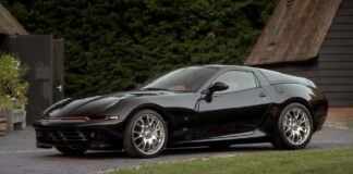Ferrari V12 se convierte en un ladrillo de vidrio