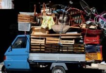 Come trovare e comprendere il peso lordo per asse (GAWR) del tuo veicolo