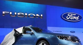 2010 Ford Fusion Hybrid: První pohled – design, účinnost a hodnota