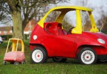How a mechanic spent £6,000 to build a legit Little Tikes cozy coupe